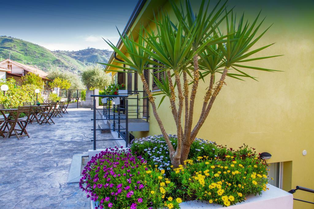 Baia Degli Ulivi Apartments Чефалу Екстер'єр фото
