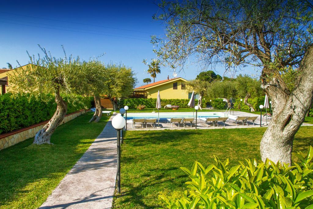 Baia Degli Ulivi Apartments Чефалу Екстер'єр фото
